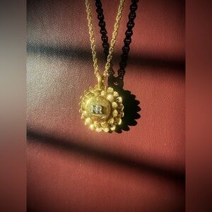 Nina Ricci GUC 22k GoldPlated Floral Pendant Necklace